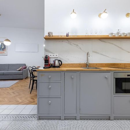 Stylish Old Town Apartment By Easybnb Praha Bagian luar foto