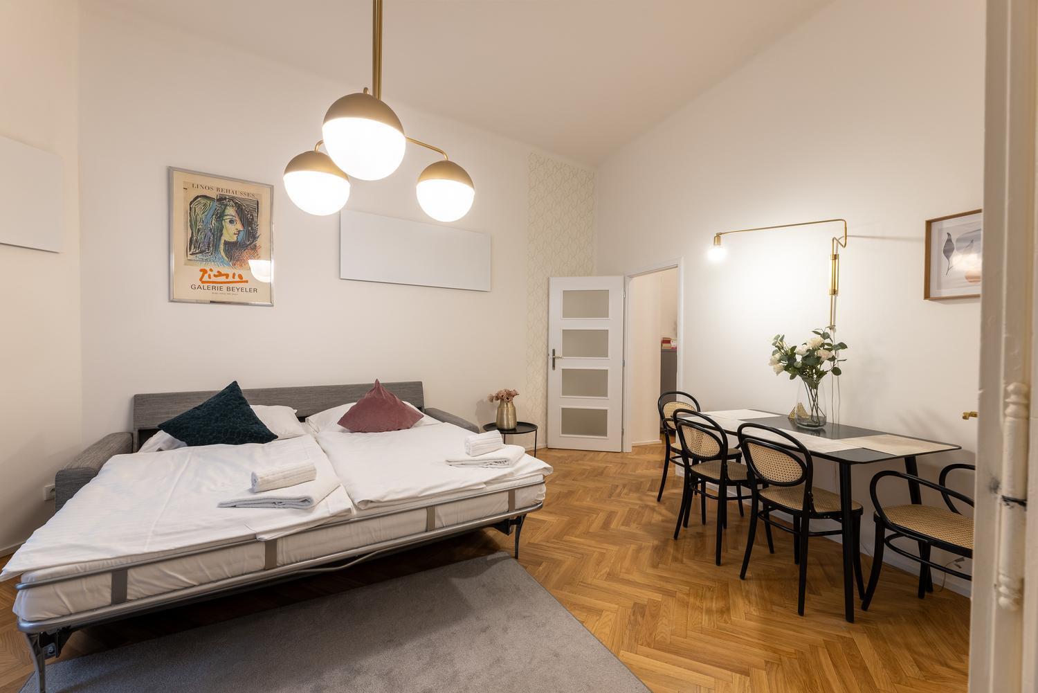Stylish Old Town Apartment By Easybnb Praha Bagian luar foto