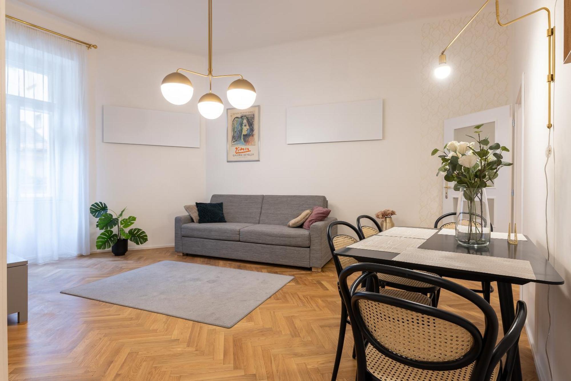 Stylish Old Town Apartment By Easybnb Praha Bagian luar foto